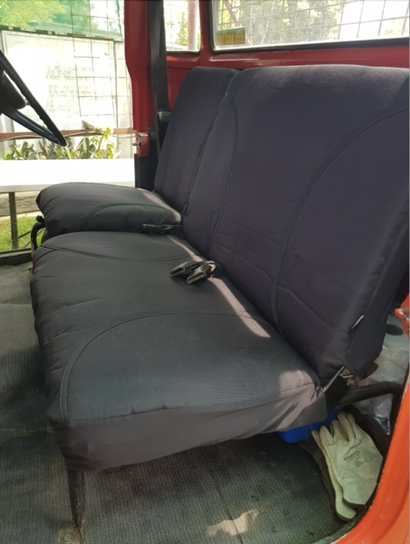 Toyota Landcruiser Ute Poly Canvas seat covers Poly Canvas seat covers fitted to a Toyota Landcruiser Ute