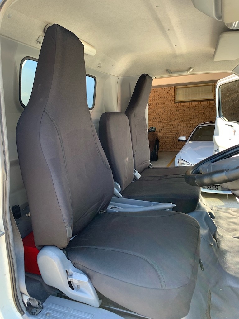 Mitsubishi Fuso Canter seat covers Seat covers fitted to a Mitsubishi Fuso Canter