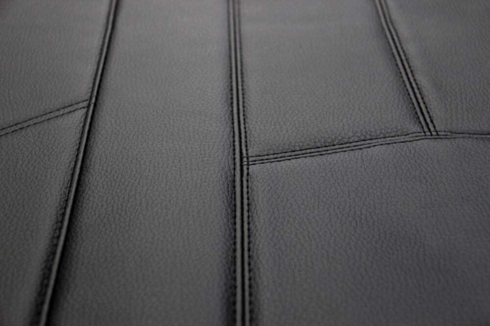Mitsubishi Fuso Fighter Leather Look seat covers Leather Look seat covers fitted to a Mitsubishi Fuso Fighter