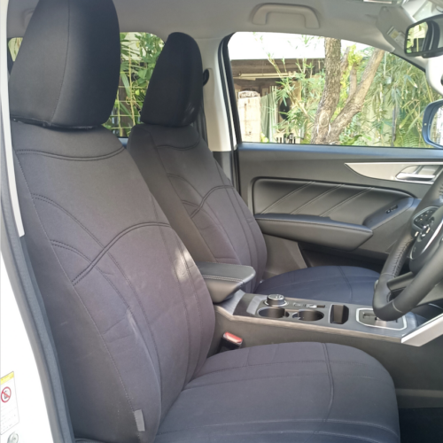 Mitsubishi Triton Neoprene seat covers Neoprene seat covers fitted to a Mitsubishi Triton