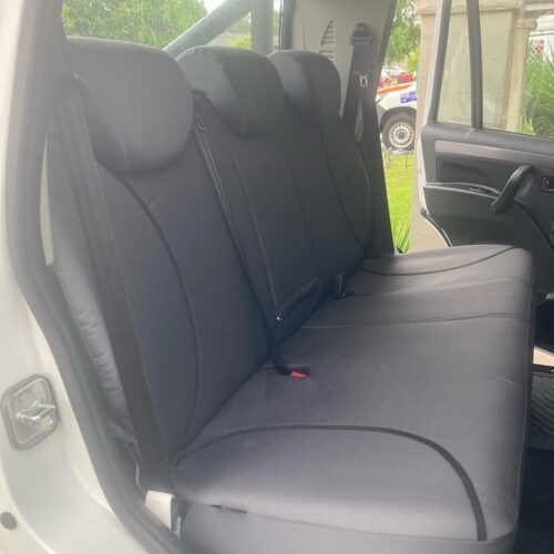 Mahindra Pikup Poly Canvas seat covers Poly Canvas seat covers fitted to a Mahindra Pikup