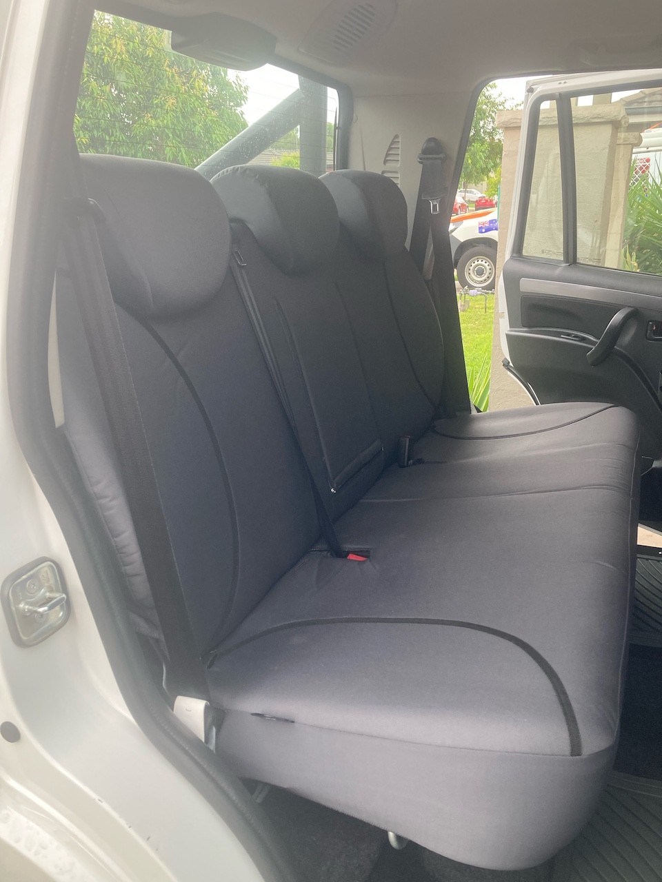 Mahindra Pikup Poly Canvas seat covers Poly Canvas seat covers fitted to a Mahindra Pikup