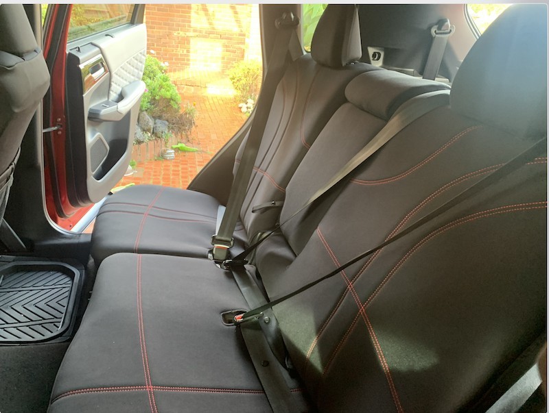 Mitsubishi Outlander seat covers Seat covers fitted to a Mitsubishi Outlander