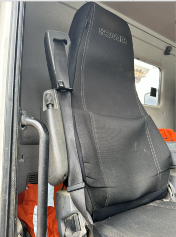 ISRI 6800-337 seat covers Seat covers fitted to a ISRI 6800-337