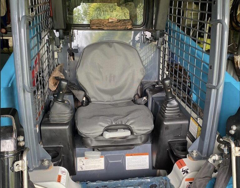 Seat covers fitted to a Toyota Huski