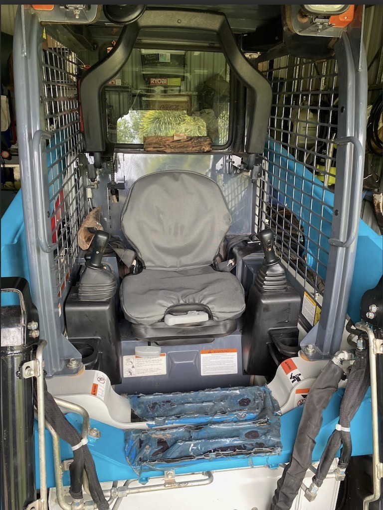 Toyota Huski seat covers Seat covers fitted to a Toyota Huski